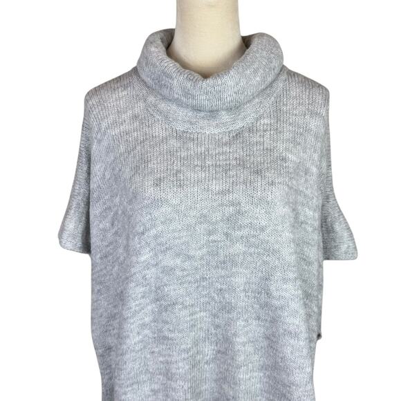 Universal Thread NWT Cowl Neck OSFM Gray Chunky Knit Pullover Poncho Sweater - Picture 6 of 12